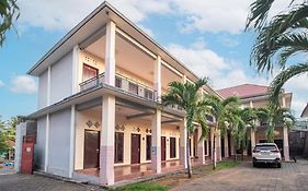 Oyo Life 93504 Kost Krisna