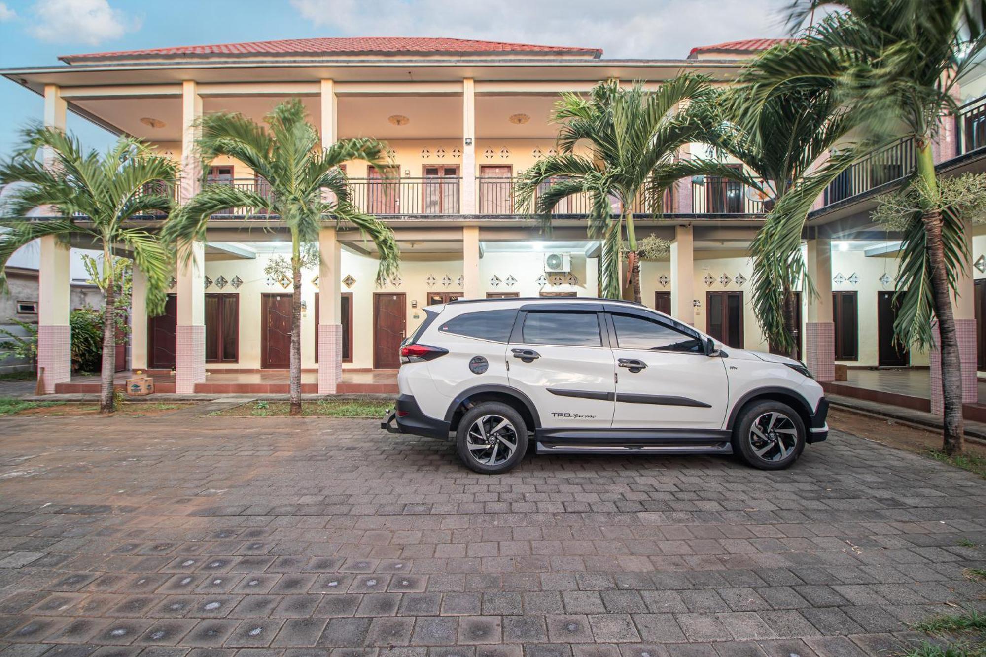 Oyo Life 93504 Kost Krisna Hotel Temukus Bagian luar foto