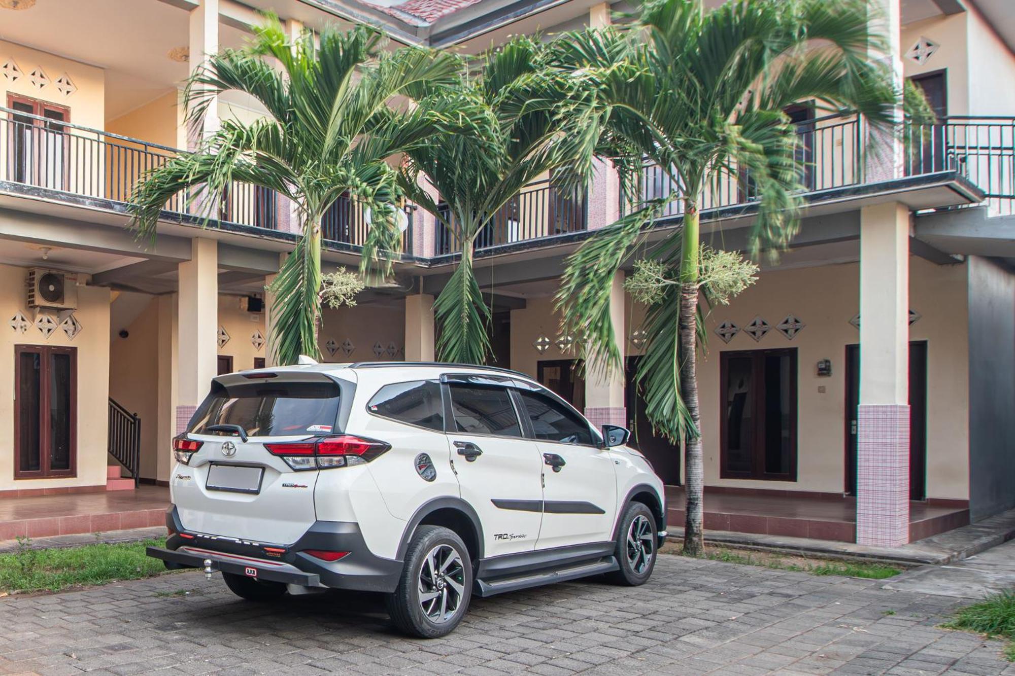 Oyo Life 93504 Kost Krisna Hotel Temukus Bagian luar foto